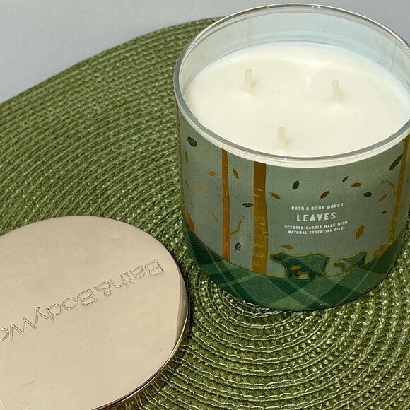 BBW Leaves 3 Wick Scented Candle NWT - Picture 3 of 3